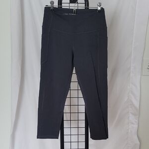 Victoria Sport Leggings, Medium, Gray Onyx, Capri